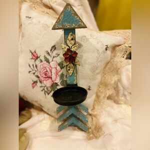 Vintage-Inspired Blue Candle Holder with Floral Detail